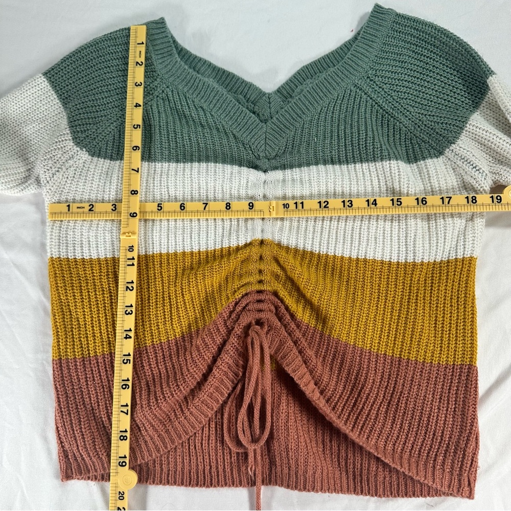 Multicolor V-Neck Sweater - Picture 6 of 6